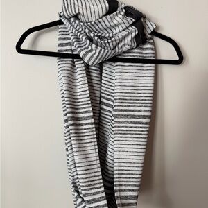 Lululemon Vinyasa Scarf Gray Black Stripe Snap Infinity Scarf Wrap